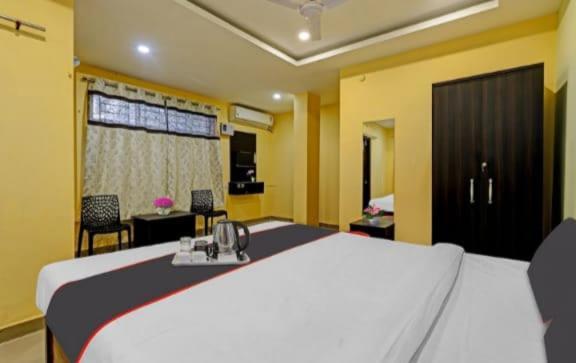 H K Residency Near Kalakshetra Hotel Guwahati Buitenkant foto