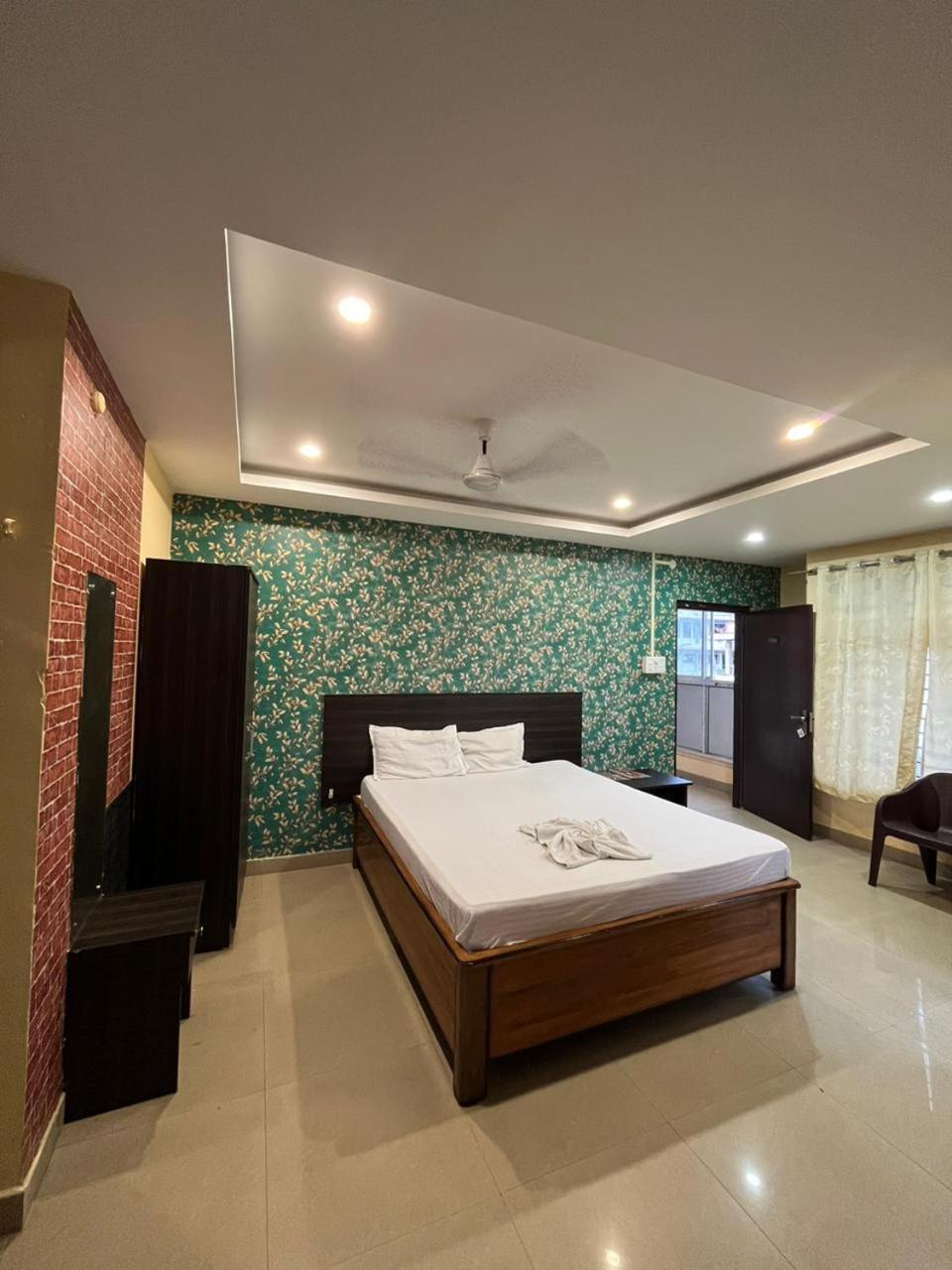 H K Residency Near Kalakshetra Hotel Guwahati Buitenkant foto