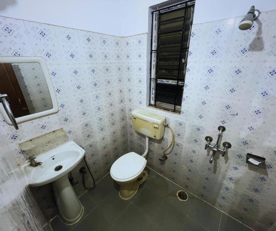 H K Residency Near Kalakshetra Hotel Guwahati Buitenkant foto
